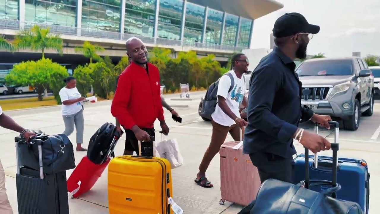 As férias no Dubai acabaram, acabamos de chegar em Luanda!