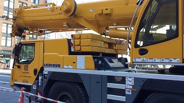 Liebherr LTM 1055 mobile crane up close