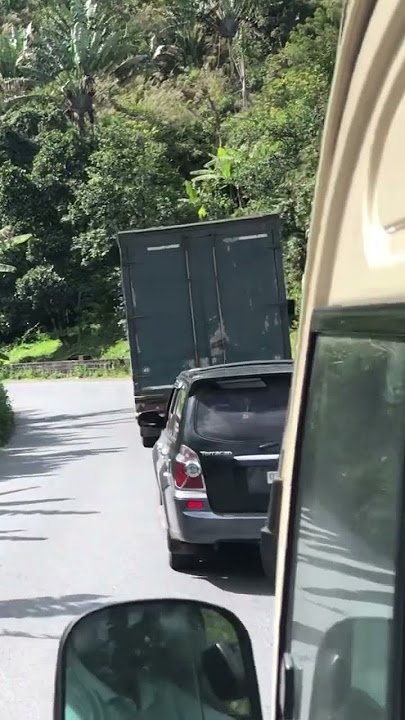 Exploring Madagasikara 🇲🇬Dangerous Road | Sky | RN2 Between Toamasina Antananarivo #gasy #mada