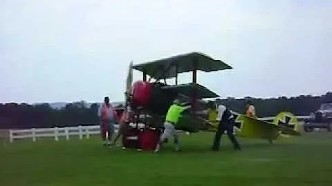 Starting a Fokker DR.1 Triplane