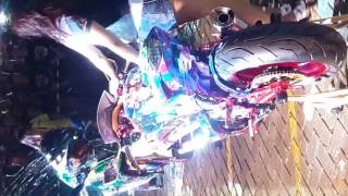 Wanita hot cuci motor