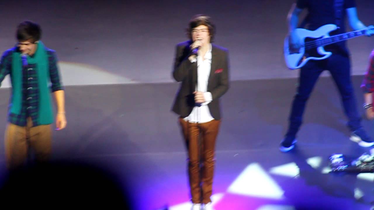 One Direction Tour - Use Somebody - Glasgow SECC 13/01/12