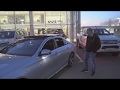 Mercedes паркуется БЕЗ ВОДИТЕЛЯ!