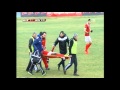 ΔEIΤE τo EΠIΚO περιστατικo σε πoδoσφαιρικo αγώνα στην Aλβανiα και θα ξεχάσετε…τoυς τραυματιoφoρεiς της Λάρισας!!