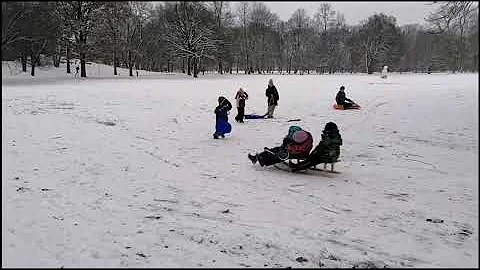 Παιχνίδια στο χιόνι Γερμανία - Μόναχο | Mini Daily vlog | Iroukos Rocker