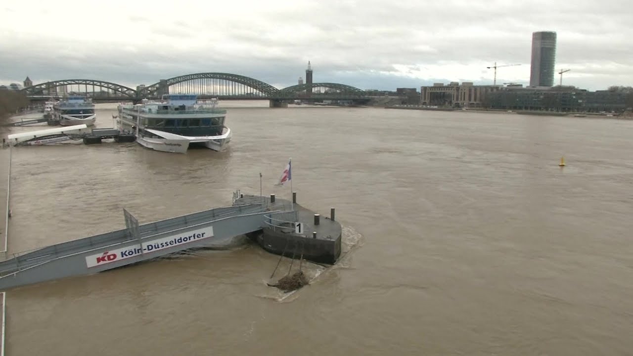Hochwasser am Rhein: Köln zieht Flutschutztore hoch | DER SPIEGEL