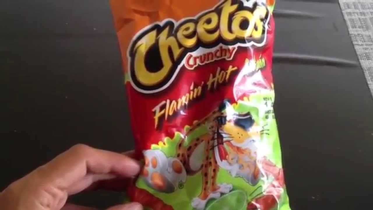 CHEETOS Crunchy FLAMIN HOT Limon Review 