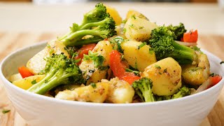 Potatoes Broccoli with Peppers and Onions | Potatoes Broccoli and Peppers stir fry | Vegetarian Dish