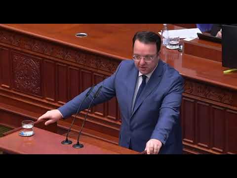 Николоски до опозицијата: Цената на квадратен метар е таква поради хистеријата што вие ја создавате
