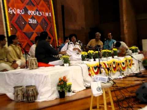 Mahesh Kale on Guru Poornima 2010   Daro Na Mope Rang