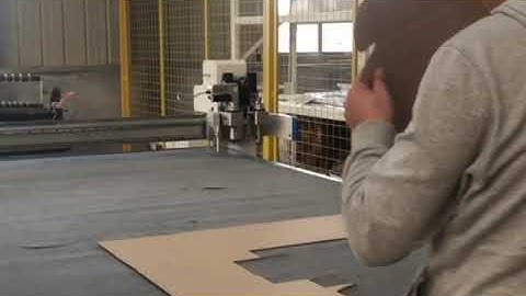 packaging box making corrugated box cutting and creasing plotter oscillating knife cutting machine