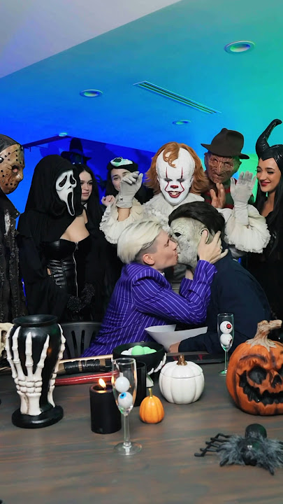 Halloween Kiss Challenge! 😱💋
