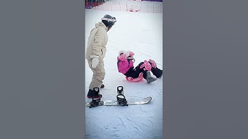 va chạm vào nhau 2 người trả vờ ngất