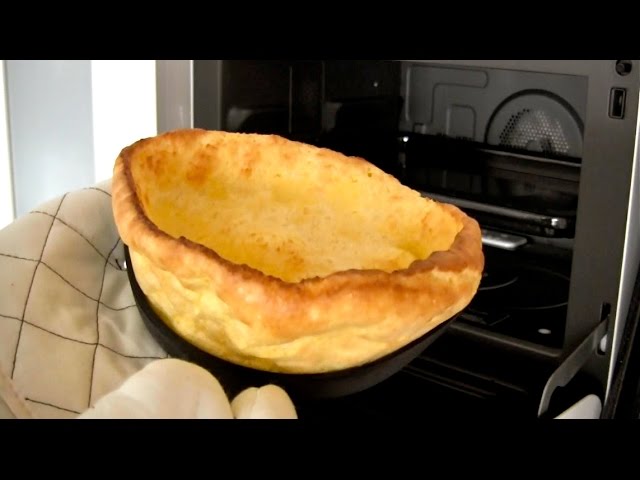 Dutch Baby Pancake (Puffy Popover German Pancake) ドイツ風パンケーキ (ポップオーバー) - OCHIKERON - CREATE EAT HAPPY | ochikeron