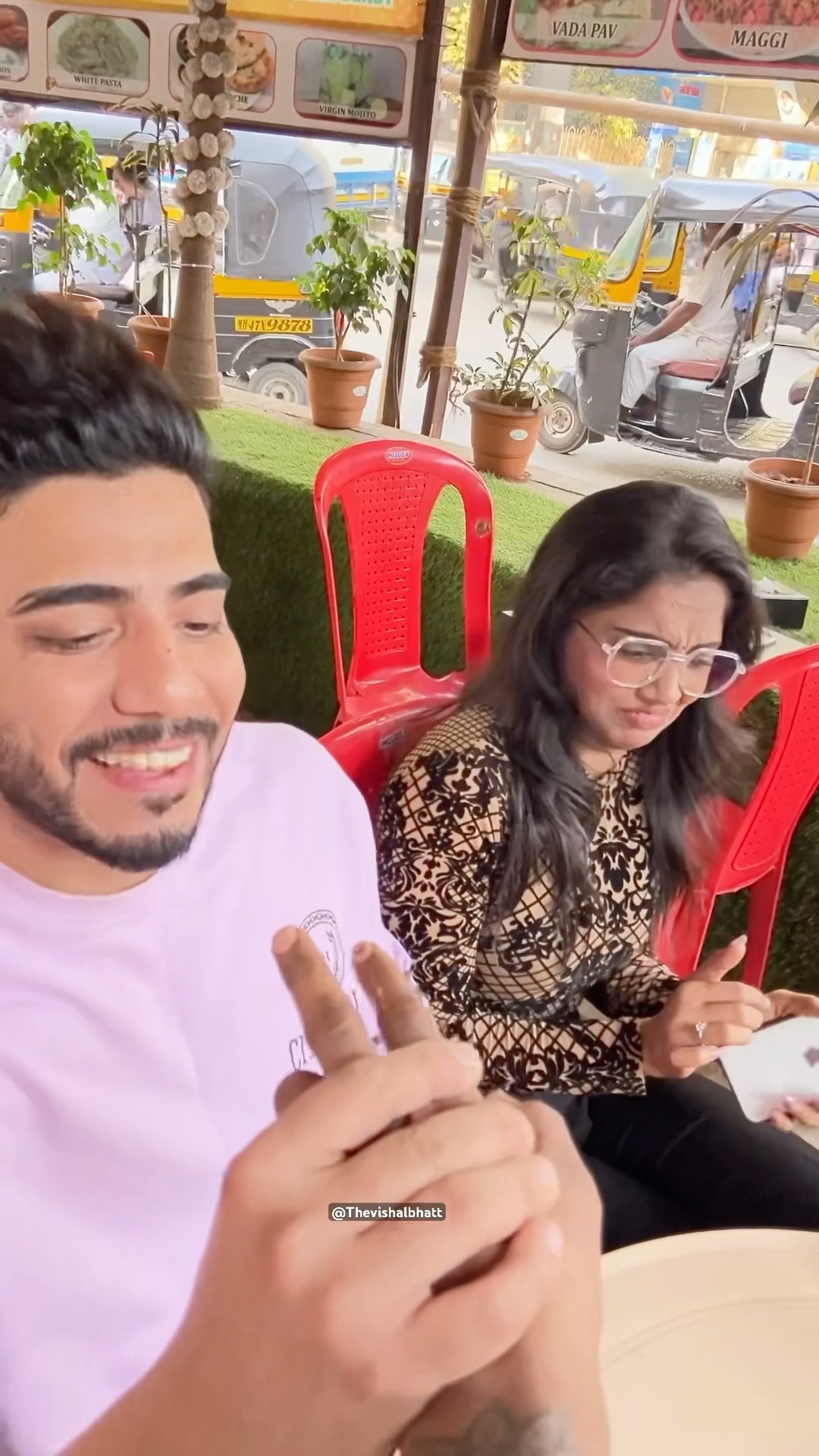 Thodi si Kanjoosi  kardi ? | oh bhai maro mujhe maro  ? #funny  #comedy  #shorts