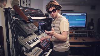 90s P*rno Music Tutorial
Veteran composer Geert Van Schlänger returns to talk us through producing 90s porno music.
He’s had a bit of a rough time in the 80s, so go easy on him.
Download the stems here: http://bit.ly/Geert90s
If your name is Matthew Schafer then – thank you. This one’s for you.
0:00 Intro
0:52 Part 1: Shexy Schample
1:22 Trouscher Arouscher
2:30 Inserting into Pubase and schampling
3:42 Part 2: Heavy Beatsch
4:21 Part 3: New Basche
5:53 Part 4: Lead Schound
6:50 Schet the Schene
7:25 90s Porno Music
Social:
Facebook.com/AlexBallMusic/
Instagram.com/alexballmusic 90s P*rno Music Tutorial