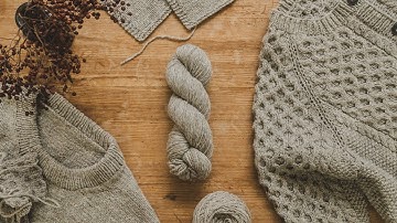 intro to the new yarn base "rift" - a woollen spun, worsted weight dream of a yarn!