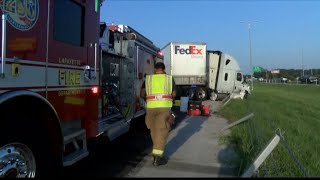Jackknifed FedEx truck blocks I-10 East in Lafayette