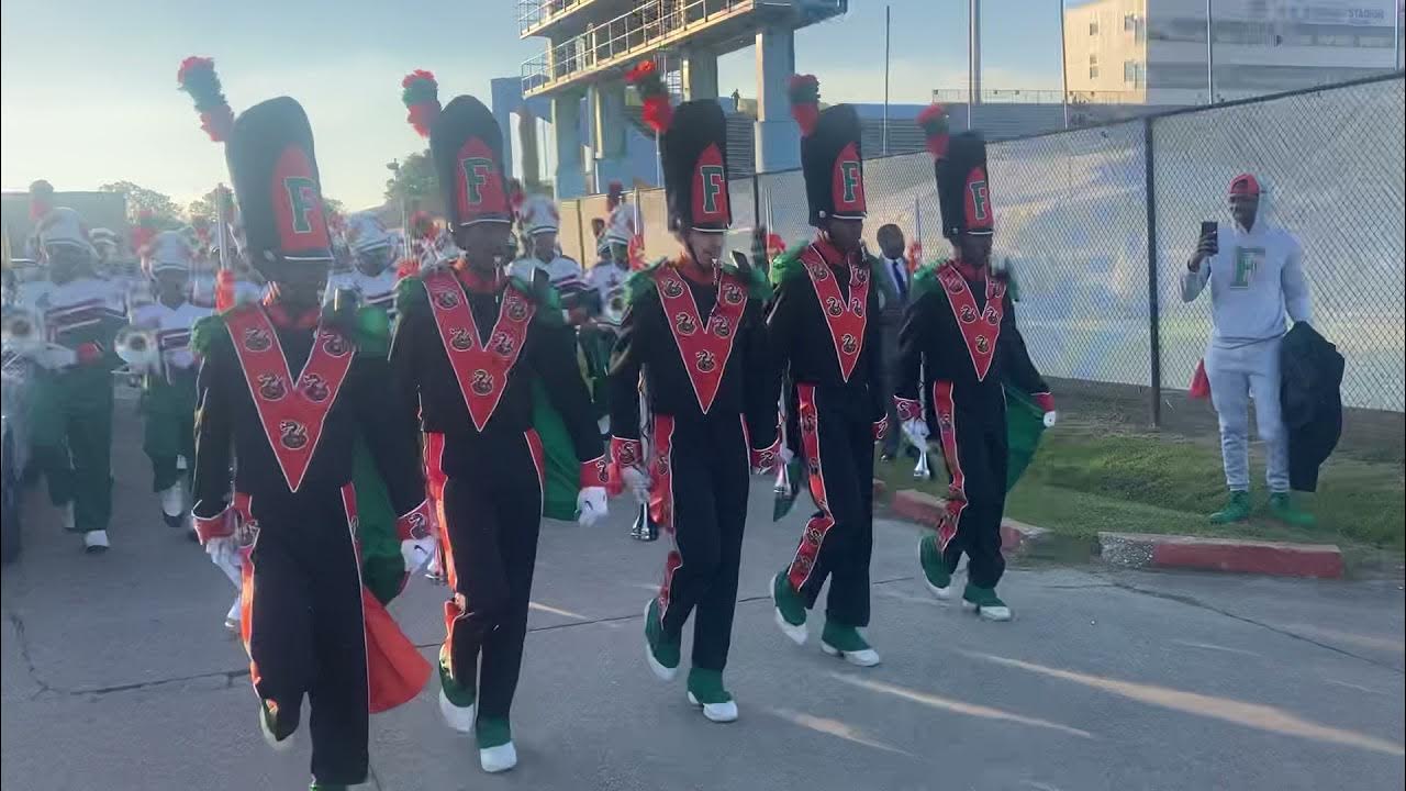 FAMU MARCHING IN FAMU VS SOUTHERN UNIVERSITY FAMU MARCHING 100 VS SOUTHERN HUMAN JUKEBOX