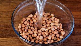Pour water into the peanuts and better than meat! A healthy and delicious recipe