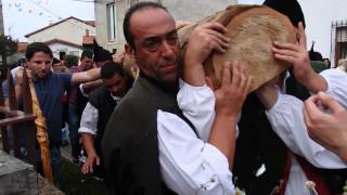 3. FIESTA DEL CRISTO DEL AMPARO EN NUEVA DE LLANES (ASTURIAS). LLEGANDO A TRIANA. LLENDE'L RÍU