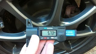видео Как пользоваться измерителем протектора шин