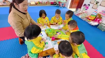 Hoạt động: Cắt dán con cá. Lứa tuổi: 3 - 4 (Tuổi A7)
