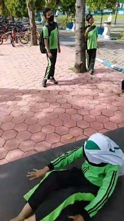 PJOK praktek senam lantai (roll depan) 2022(1)