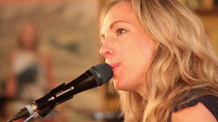 LIVE AT THE PUB :: Melanie Dekker :: Hippie