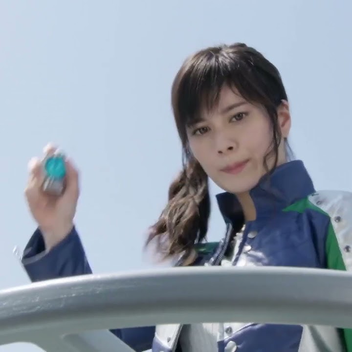 Hammie Powers Up (Uchu Sentai Kyuranger) #shorts #musclegrowth #musclegirl #growth