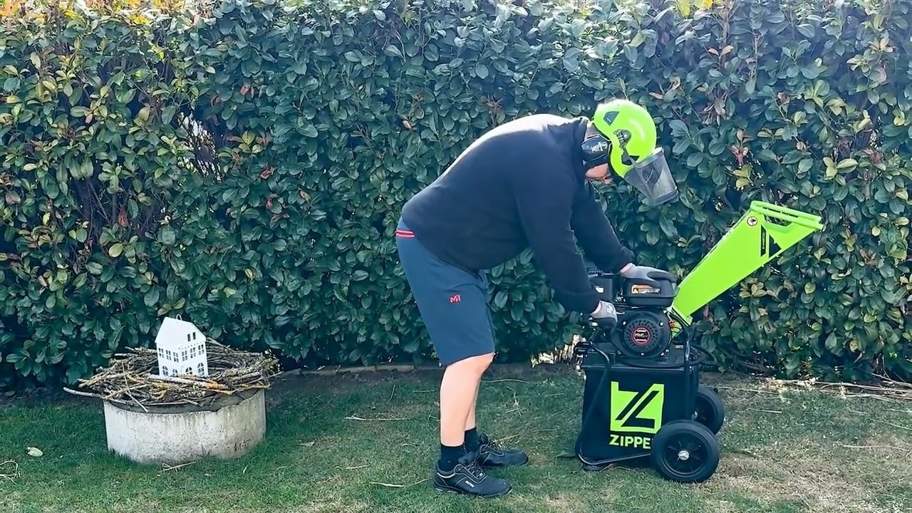 Zipper ZI-HAEK2120 Petrol Garden Shredder - YouTube
