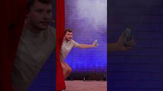 Il Tente Une Trend Devant Fabrice Éboué, Cest Gênant