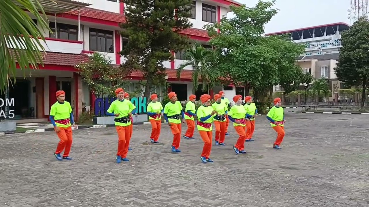 Lomba Senam HUT P2TEL 2024 - PC Surabaya Timur.