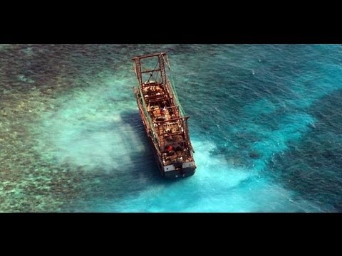 Boat Runs Aground, Ruins Coral Reef and other crazy stuff