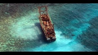 Boat Runs Aground, Ruins Coral Reef and other crazy stuff