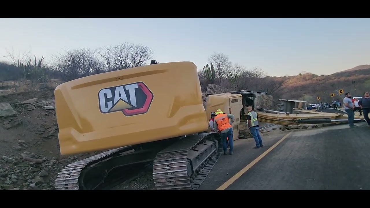 Accidente en el tramo conocido como puerto del gato carretera México _ Oaxaca 