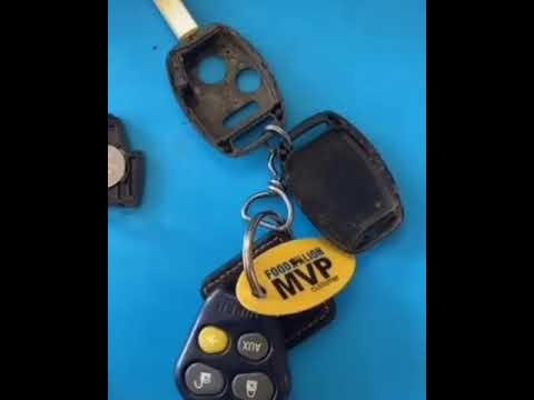 Honda car key battery replacement - YouTube