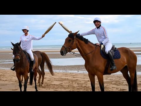 JO PARIS 2024 - La flamme olympique sur les plages normandes du Débarquement