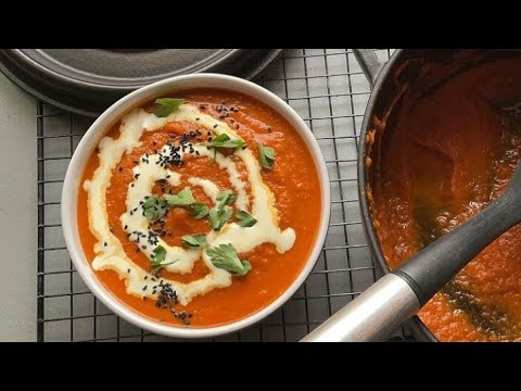 شوربة الطماطم الشهيرة باسهل طريقة وطعم اخر لذاذه