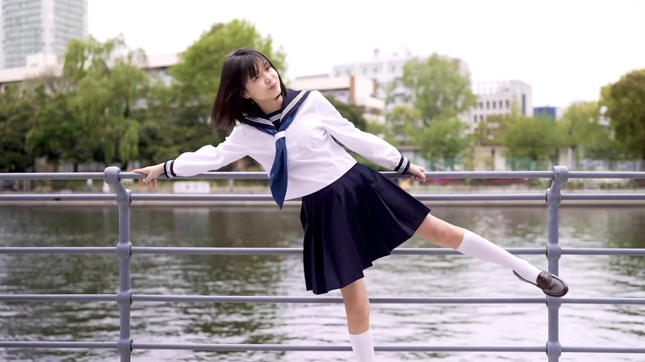 天王洲アイルでセーラー服モデル撮影の様子です。モデルは姫華　A modeling session for portraits at Tennoz Isle. The model is Himeka