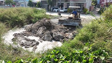 Continue Watchful Moving On Stone Task! Good Skill Of KOMATSU Bulldozer Push Into Deep Water