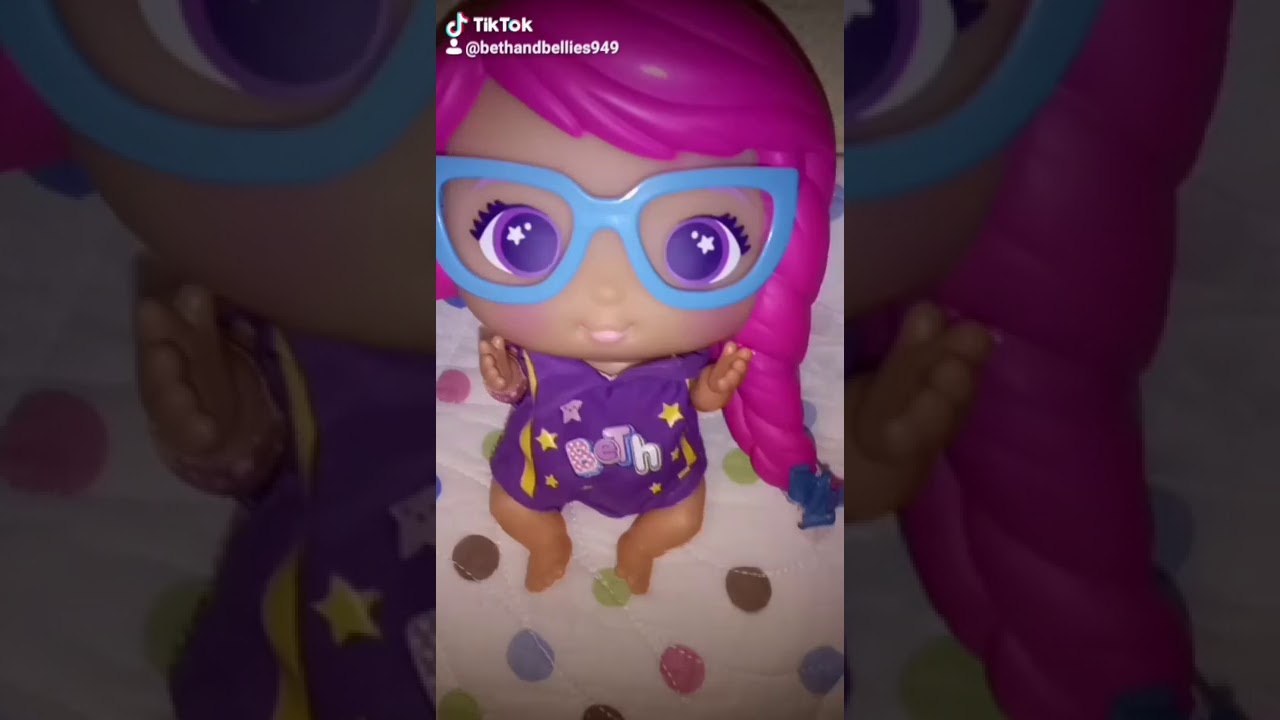 BELLIE BETH dice que os suscribáis a mi CANAL y que me siguaís en TIK TOK