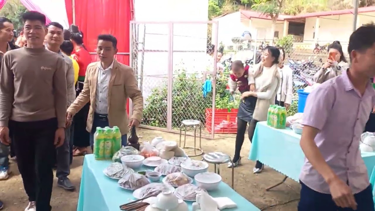 Hương sắc Bùi cấp cù tu xuân trúc đi ăn cưới ở Bản vui Quá trời luôn