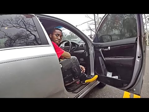 Florida Police Officer Punches Man During Traffic Stop