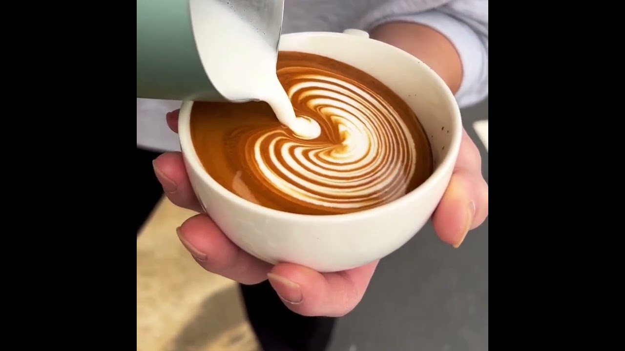 Arte Latte ▪︎ Cisne