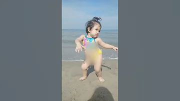 Little Girl Dances To Skiri Tiktok Dance B P Clips 