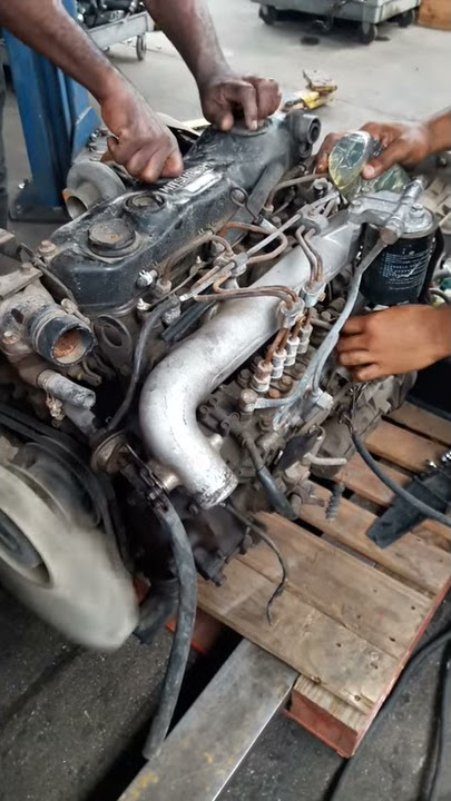 MITSUBISHI CANTER 4D34 TURBO DIESEL START UP