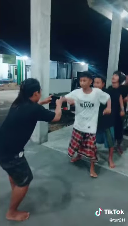 Dijamin ngakak Efek liburen.                                                          #KorBedeh.