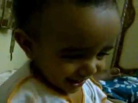 ضحكات سودانية بريئة