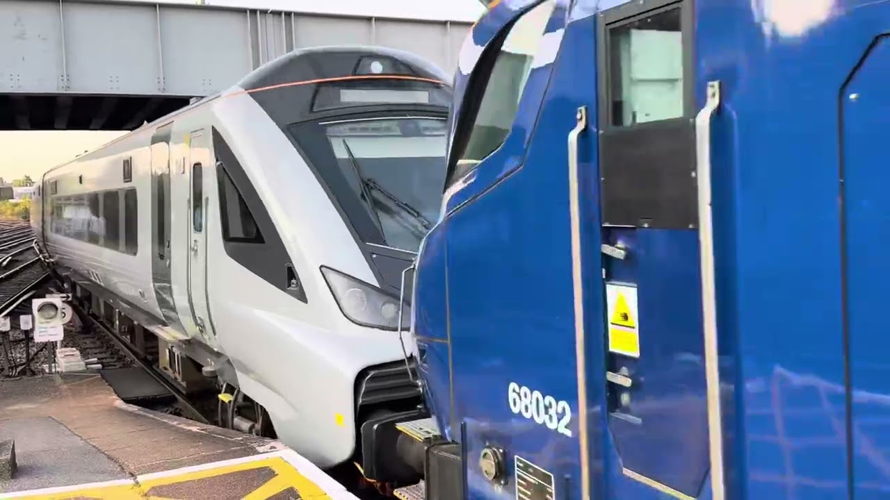68032 leads 2 ex TPE MK5 sets into Eastleigh with 68029 on the rear ahead of transfer to Chiltern 